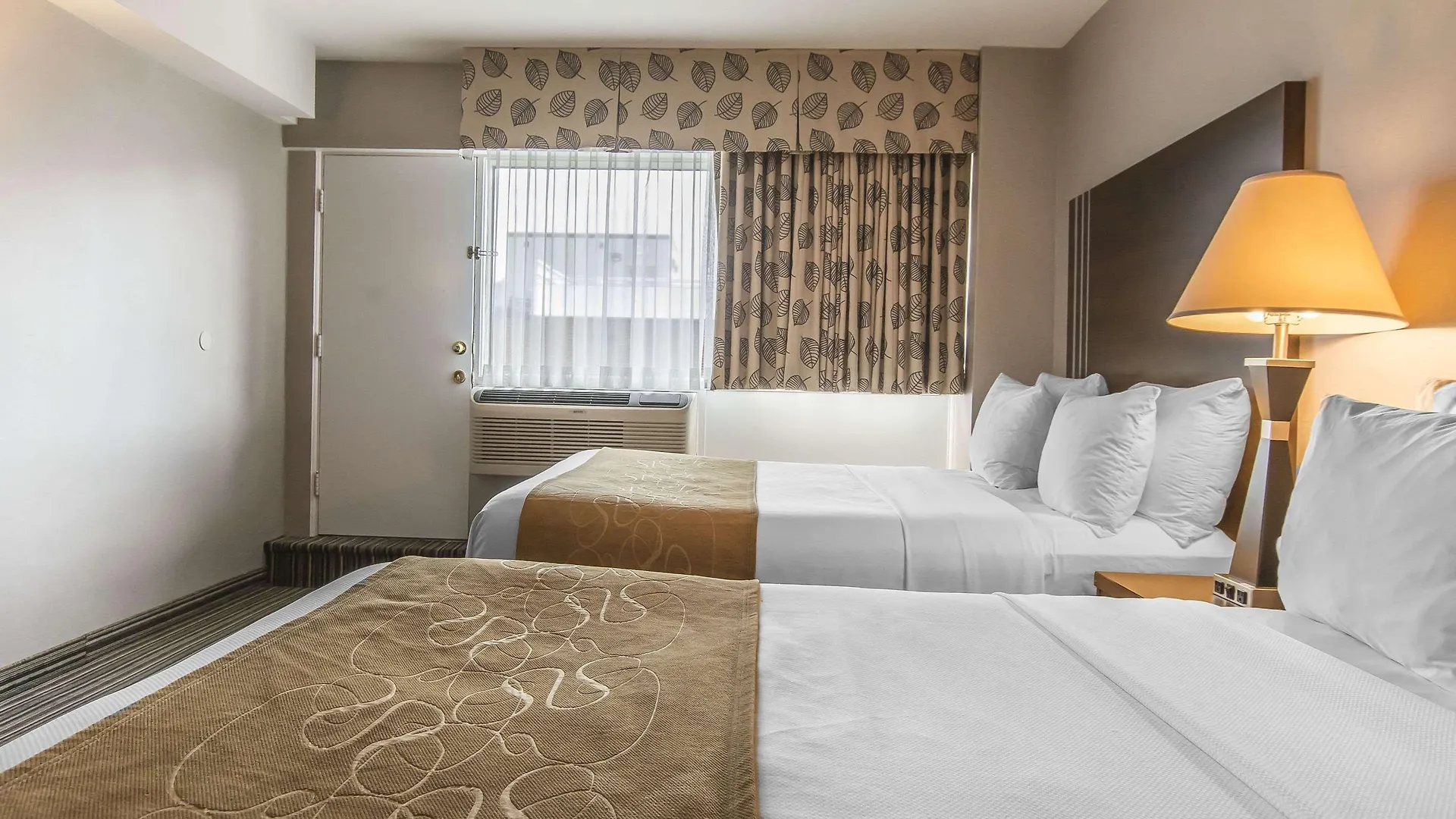 Comfort Suites Downtown Montréal