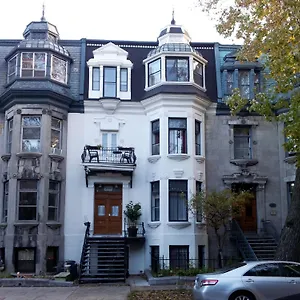 Gingerbread Manor Montréal