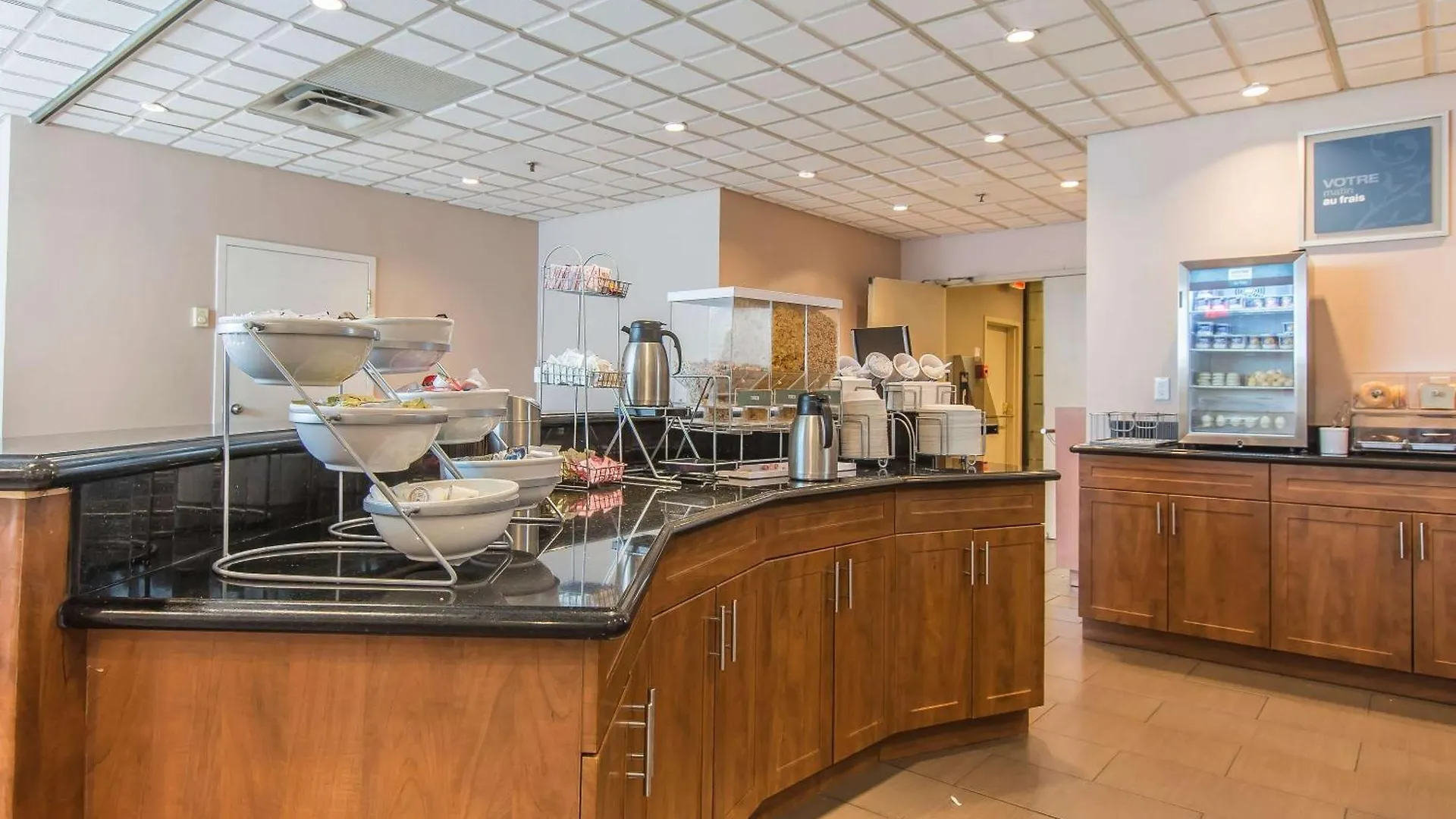 Comfort Suites Downtown Montreal 3*,  Canada