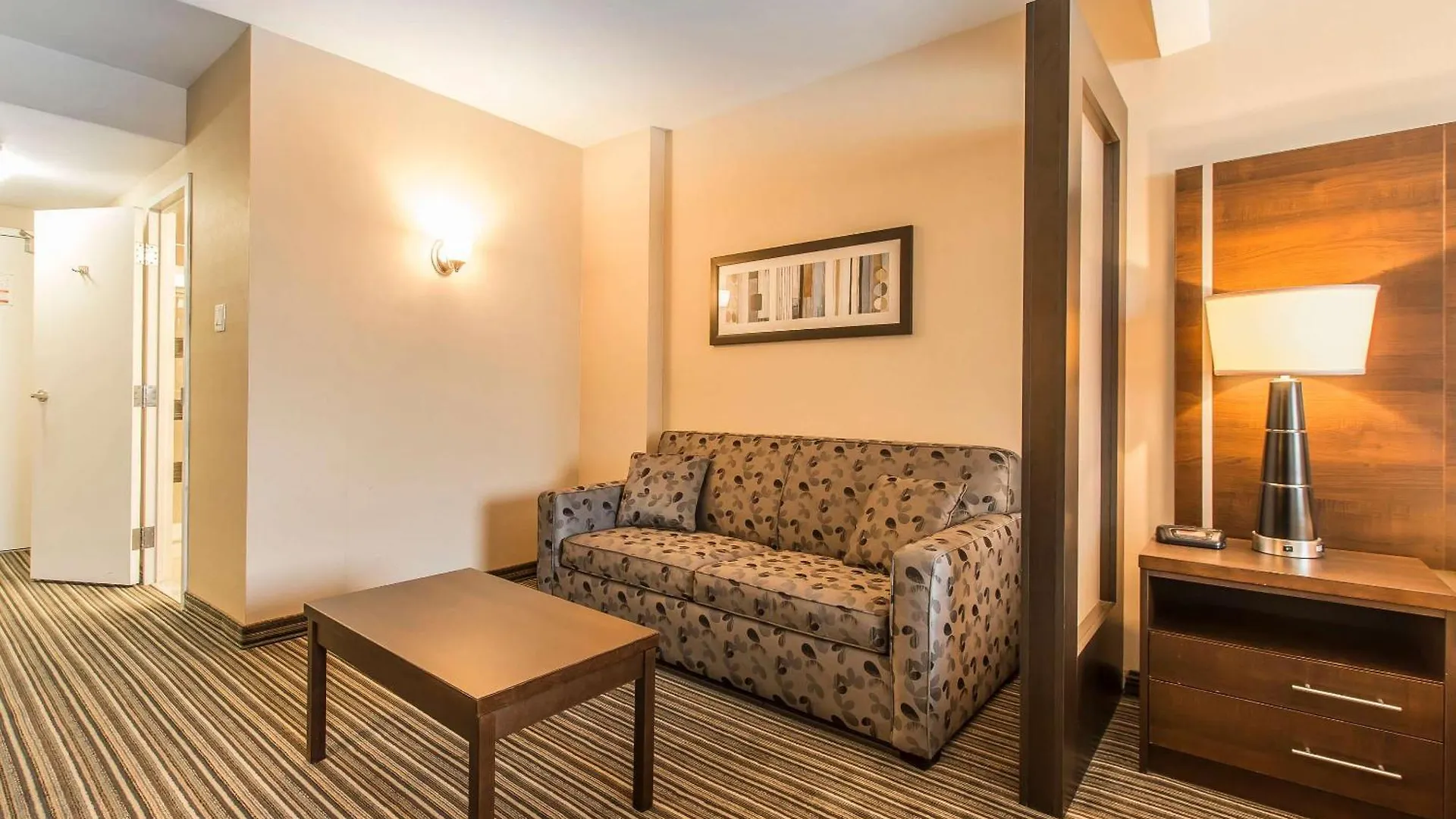 Comfort Suites Downtown Montreal 3*,  Canada