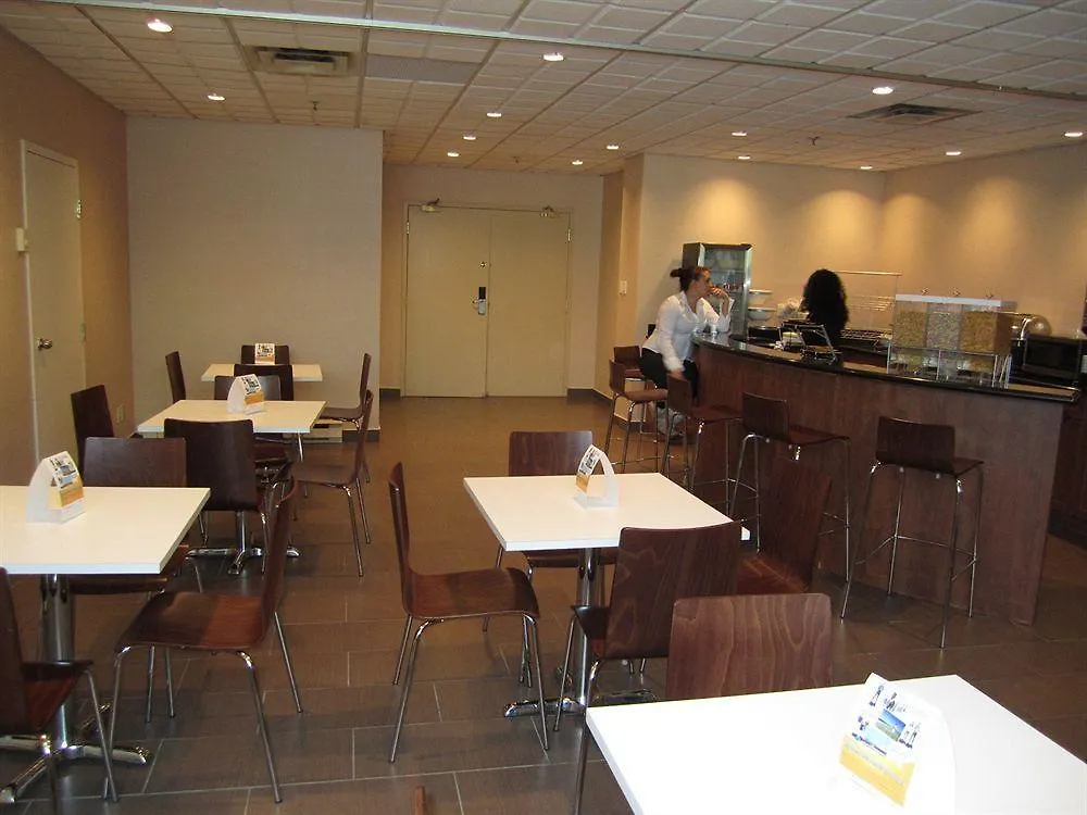 Comfort Suites Downtown Montreal 3*,  Canada