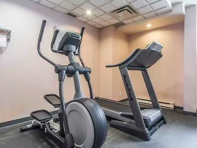 Hotel Comfort Suites Downtown Montreal