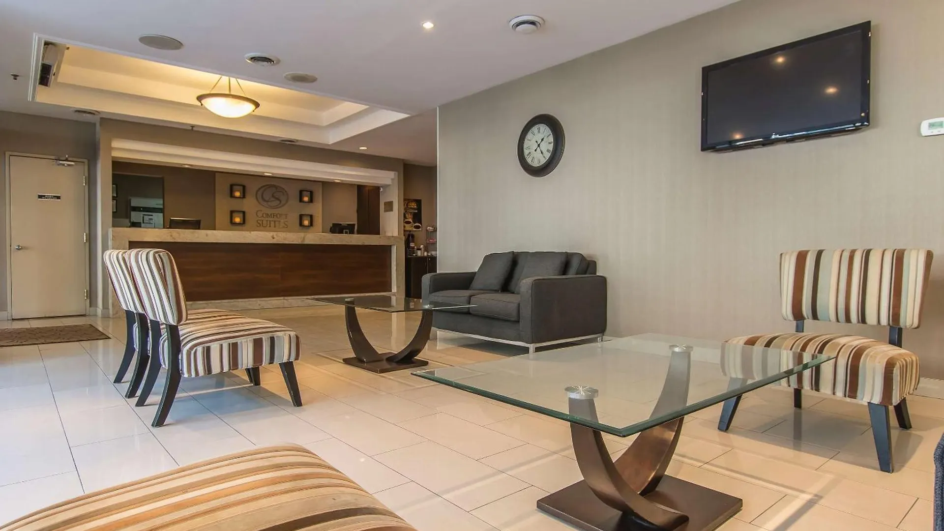 Comfort Suites Downtown Montréal
