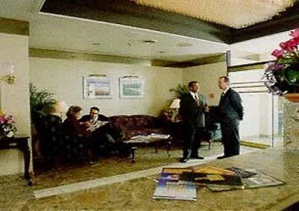 Comfort Suites Downtown Μόντρεαλ 3*,